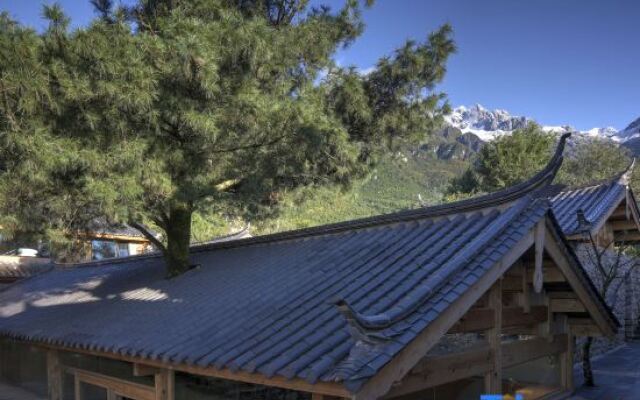Xuema Yulong Hotel