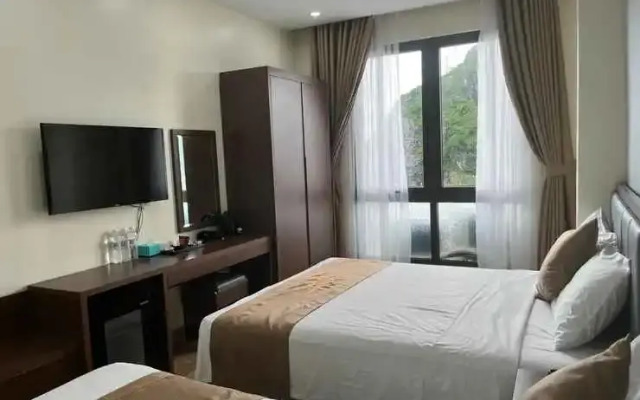Cat Ba Rosalia Hotel