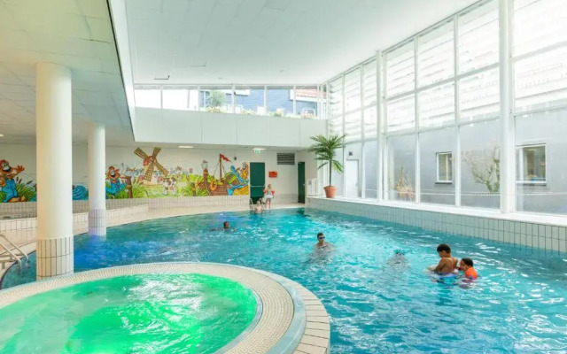 Roompot Hotel Marinapark Volendam