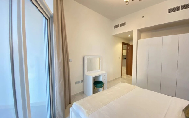 Lux BnB 2BD Canal Views Business Bay