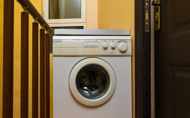 1BD Apartment with a Cute Balcony in Kapana