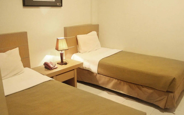 DPT 33 Budget Hotel