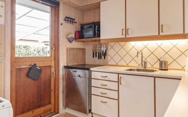 6 Person Holiday Home in Dannemare