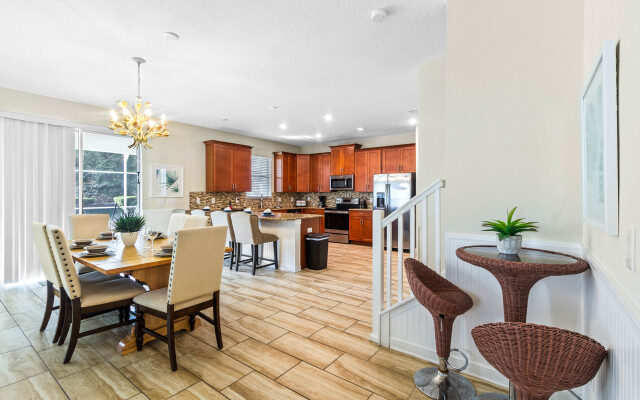 1546MVD00, Davenport , US