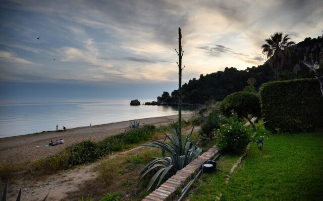 Seaduced Beachfront Villa by Corfuescape