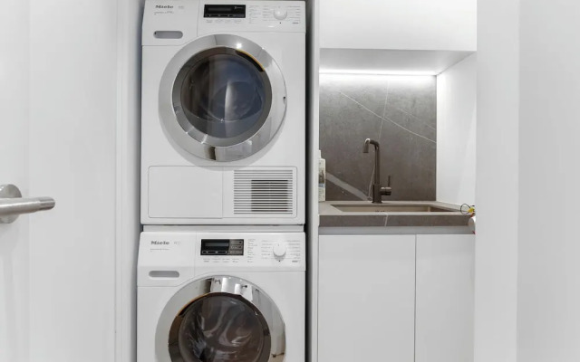 France Street Apartments by Urban Rest
