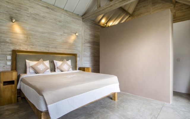 Peaceful Affordable 3 Bedrooms Private Pool Villa Near Seminyak – Guest Rooms – Kerobokan Kelod