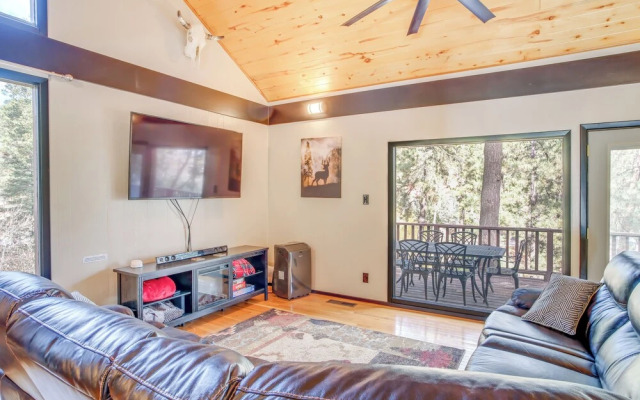 Ruidoso Cabin Retreat w/ Multi-level Deck