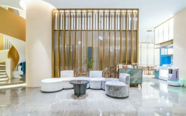 Skyscraper Hotel (Huangyan Jiufeng Park)