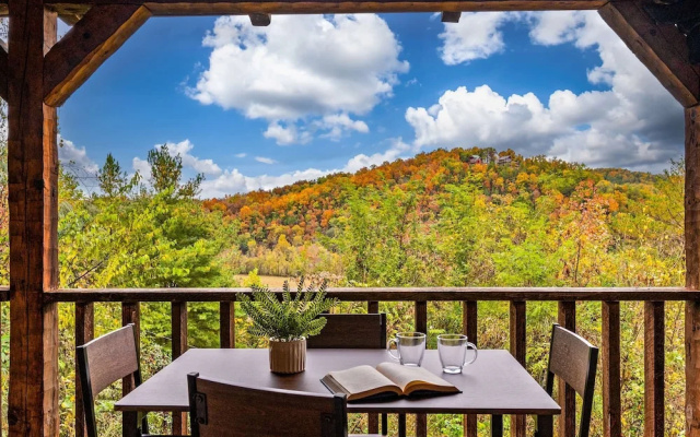 Hot Tub Pool Table Fireplace Views Relax