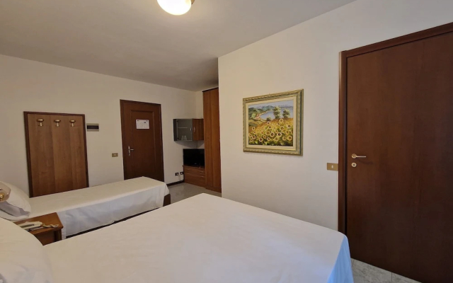 Hotel Montegrino Lakeview