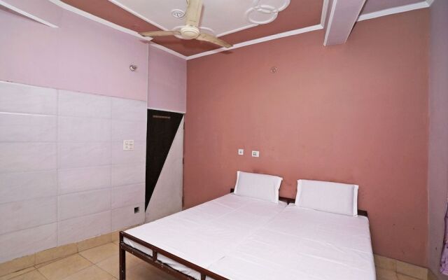 Spot On 40652 Hotel Sai Niwas