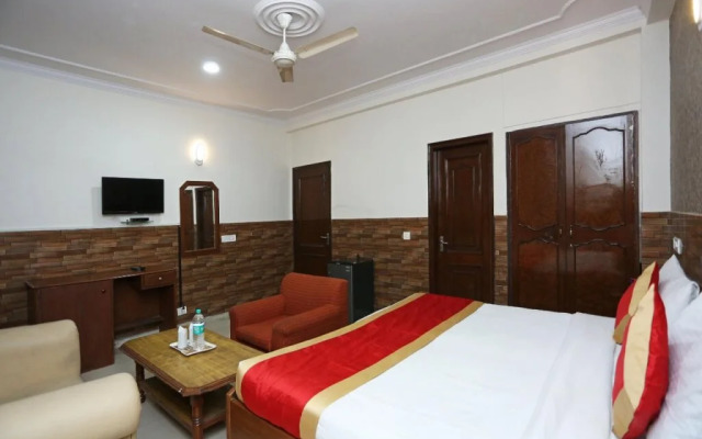 Signature Crest Sareen Villa