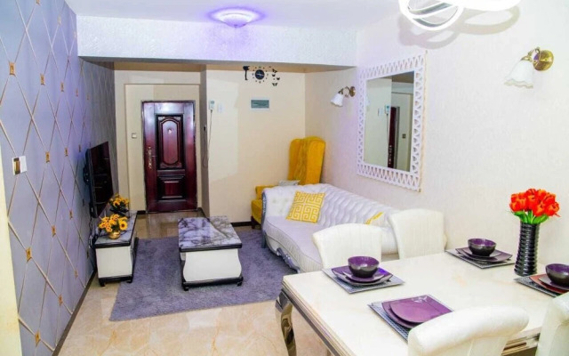 Lux Suites Marcus Garden Apartments