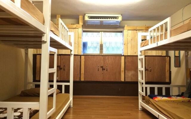 The Living Place 2 - Hostel