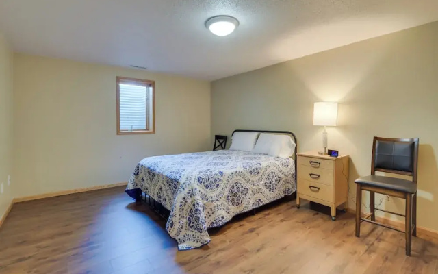5 Mi to Dtwn: Pet-friendly 'wheatland Twin' Home!