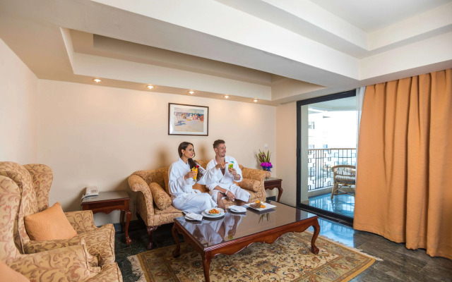 SUNRISE Holidays Resort (Adults Only)