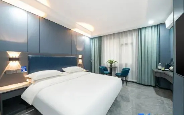 Jinbo Hotel (Liuzhou High-Speed Railway Station Wuxing Commercial Street)