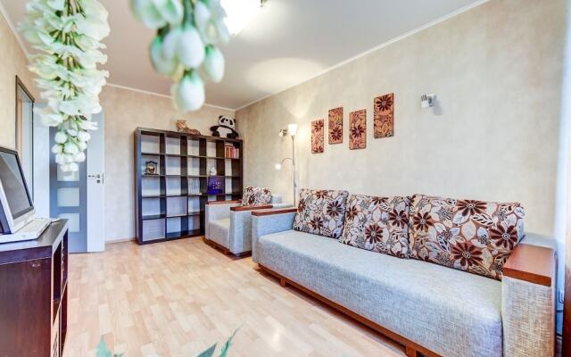 Апартаменты «AG Большевиков 5»