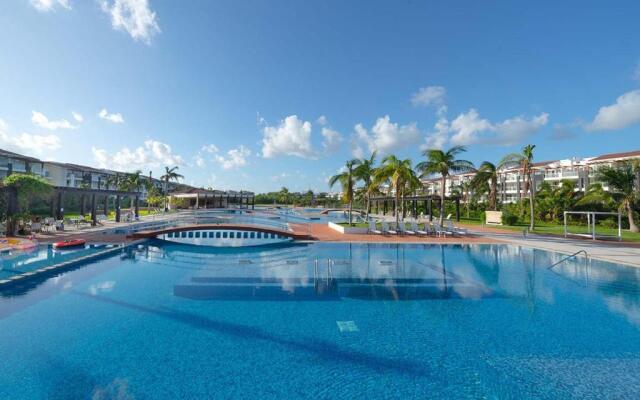 True Beachfront Condo - Corazon