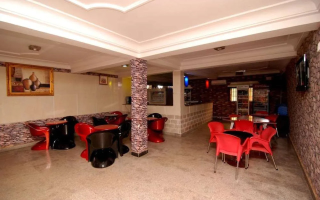 Lapour Hotels Ltd