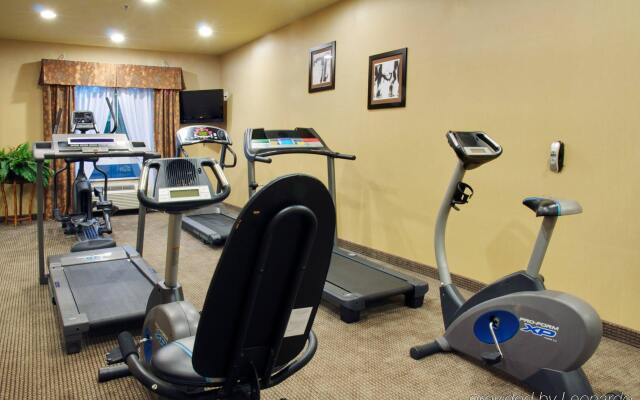 Holiday Inn Express & Suites Alexandria by IHG