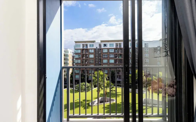 2BR Condo Pool and Full Gym C262