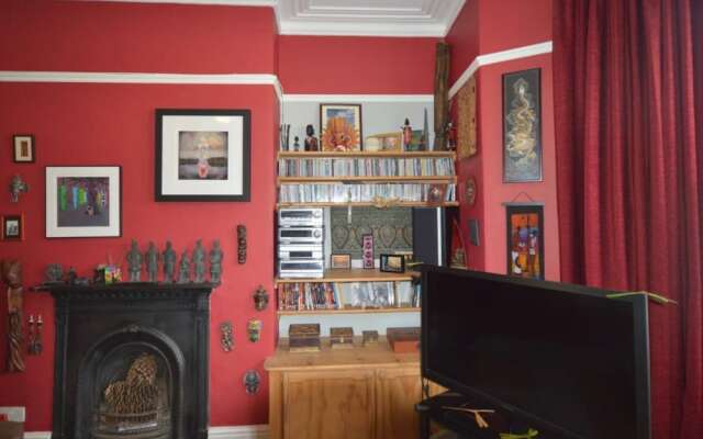 Eclectic Home In Trendy Bristol Suburb