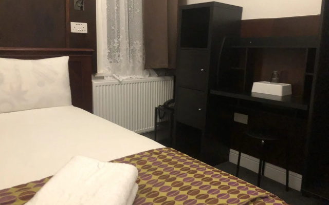 Plaza London Hotel