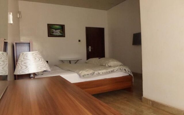 BTE Suites & Civic Center