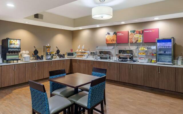 Comfort Suites Hanes Mall