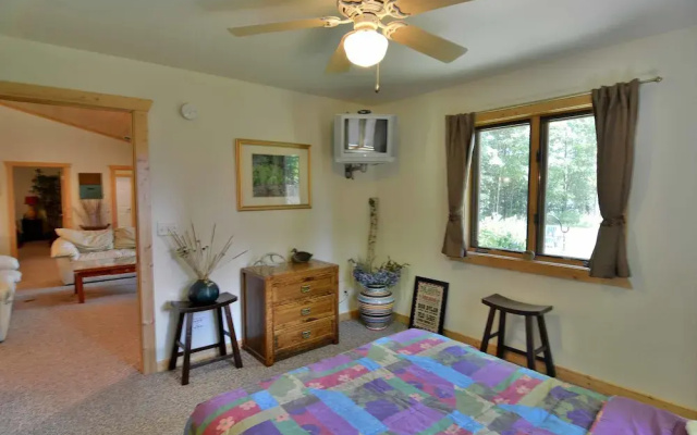 Namakagon Landing 4 Bedroom Home by RedAwning