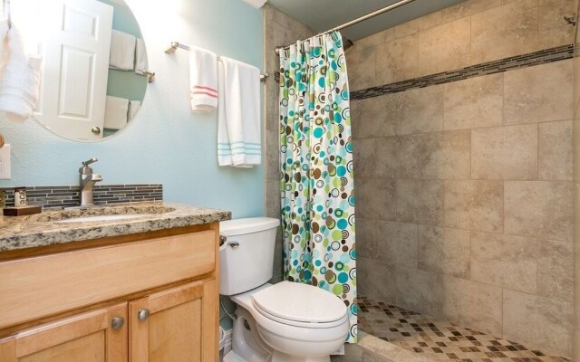 Island 126 Studio Bedroom Condo