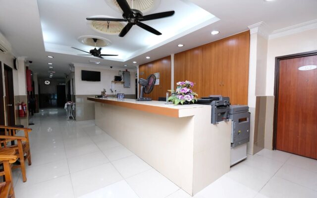 Super OYO 707 Ayuni Hotel
