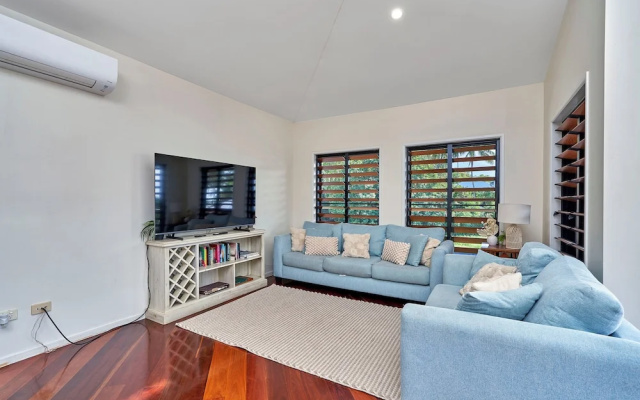 Beachcomber Holiday House