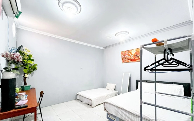 Q-Five Guest House YIA Kulon Progo Mitra RedDoorz – Guest Rooms – Sindutan