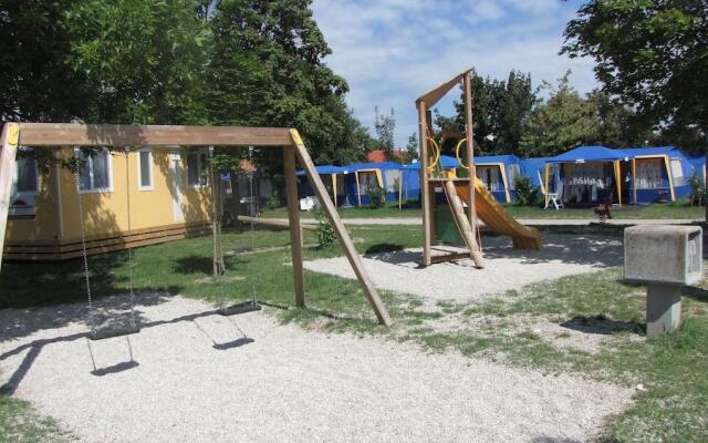 Happy Camp Mobile Homes in Camping Terme Catez