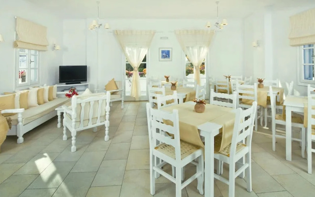 Spiros & Hiroko Hotel - Adults Only