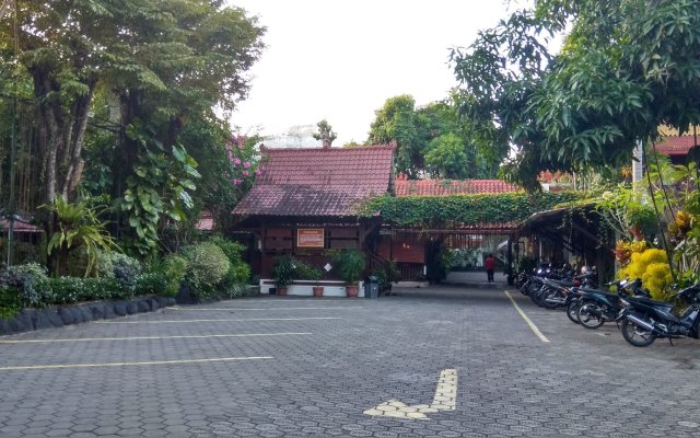 Paku Mas Hotel