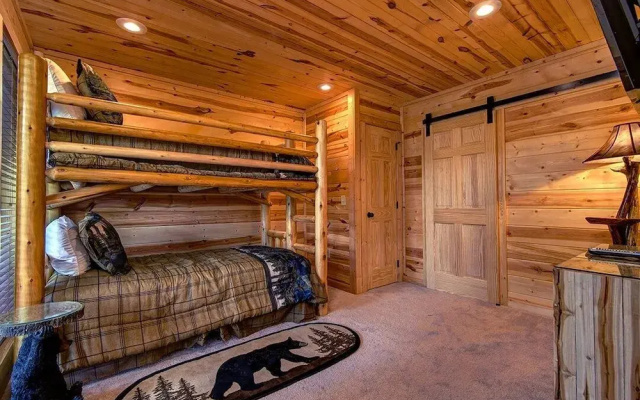 Frosty Bear 1338 - 4 Br Cabin