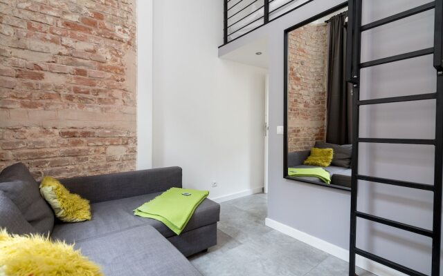 Chlodna Central Warsaw Apartment