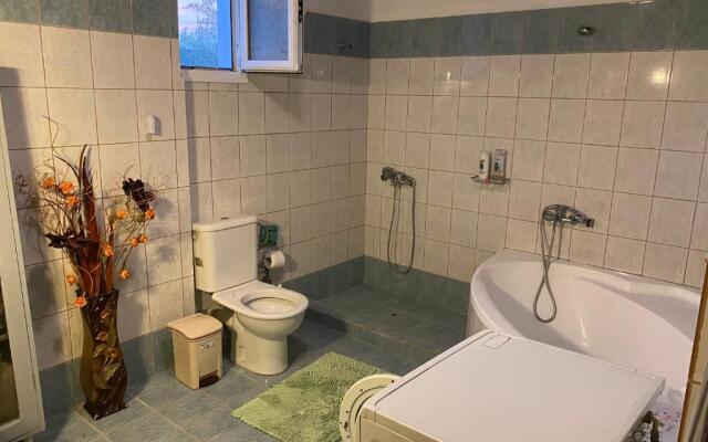 Themis apartment
