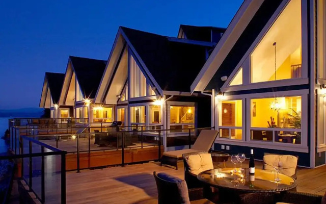 La Casa Lakeside Resort