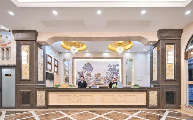 Vienna Hotel (Nanjing Hexi Golden Eagle Shop)