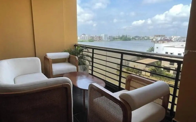 Shortlets Apartment by Tomi