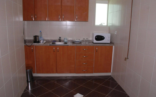 Al Bustan Tower Hotel Suites