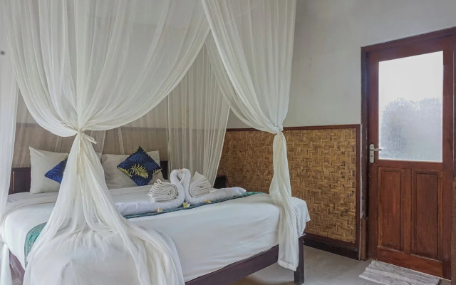 Made Taro Menjangan Homestay