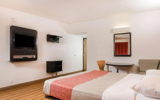 Ramada by Wyndham Merced