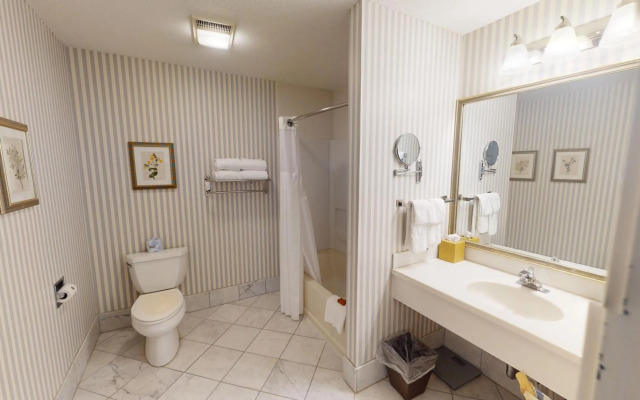 The Farmington Inn & Suites