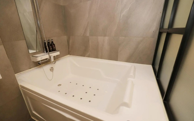 The Unique Hotel 28